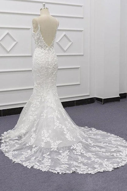 Los mejores vestidos de novia elegantes de corte sirena con apliques y tirantes finos