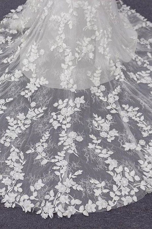 Los mejores vestidos de novia elegantes de corte sirena con apliques y tirantes finos