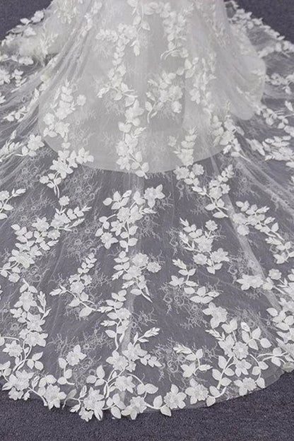 Los mejores vestidos de novia elegantes de corte sirena con apliques y tirantes finos