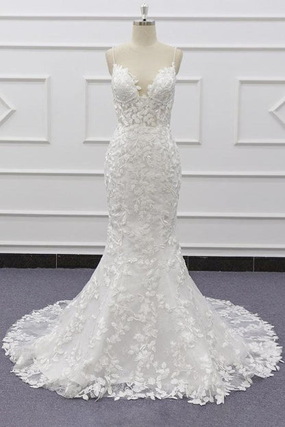 El mejor vestido de novia de corte sirena con apliques y tirantes finos