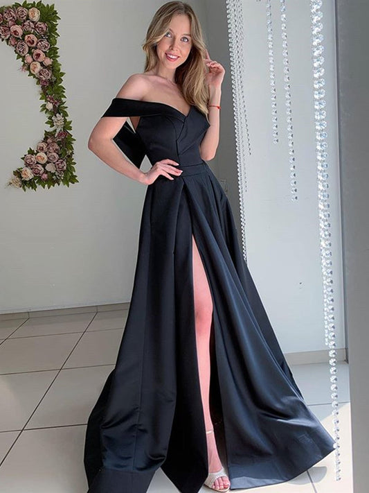 Vestido de fiesta formal de satén con abertura y corte A en negro, largo, con hombros descubiertos