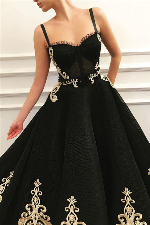 Vestido de fiesta negro largo de tul con escote en forma de A y bolsillos