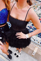 Schwarzes kurzes Homecoming-Kleid aus Tüll mit Spaghettiträgern