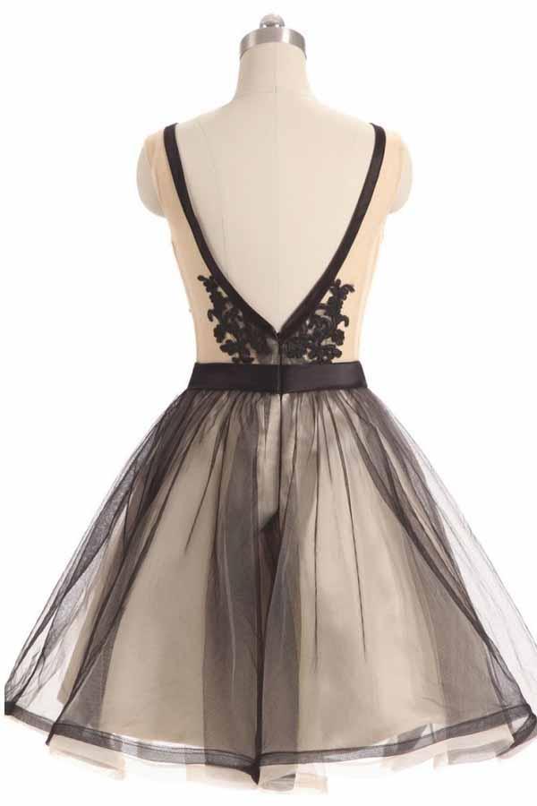Vestido corto de fiesta con escote en V y tul negro con encaje PD067