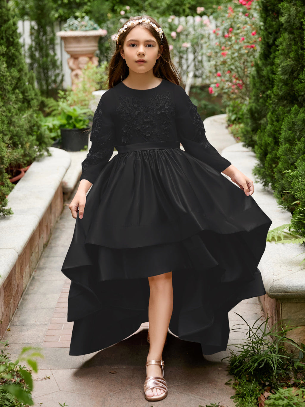 Asymmetrisches Blumenmädchenkleid aus Satin in A-Linie 