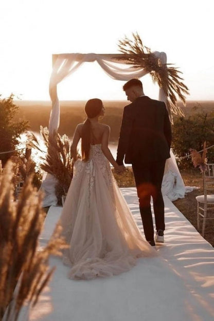 Vestidos de novia de tul sin mangas con encaje, corte A, estilo bohemio champán y abertura
