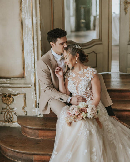 Vestido de novia bohemio largo de tul con corte en A y apliques de encaje