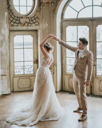 Vestido de novia bohemio largo de tul con corte en A y apliques de encaje