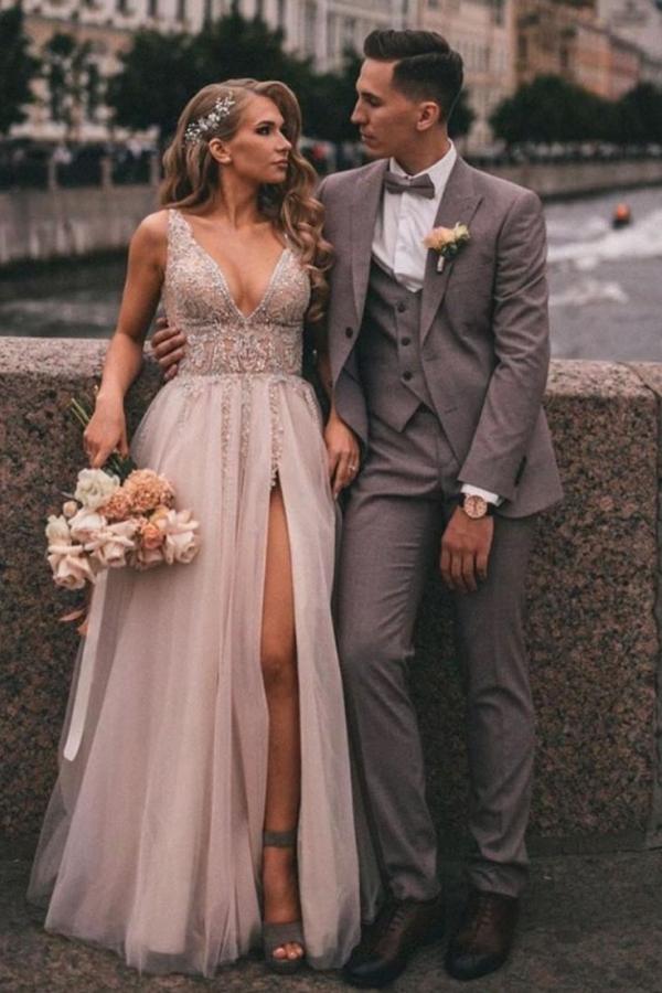 Langes Boho-Brautkleid mit A-Linie und V-Ausschnitt, Tüllapplikationen und Spitze und Schlitz