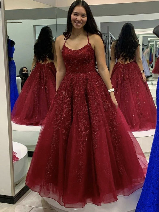 Vestido de fiesta formal largo color burdeos con corte A, tul, encaje y espalda abierta