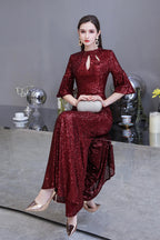 Burgunderrotes, kurzärmliges, langes Ballkleid mit Pailletten