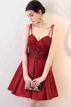 Burgunderrotes kurzes Ballkleid mit V-Ausschnitt und Spitze, Homecoming-Kleid, PD142