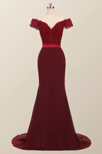 Vestido de dama de honor de encaje burdeos con hombros descubiertos y corte sirena para fiesta 