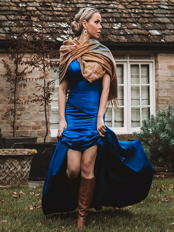 Regal Sapphire Spaghetti Straps V-Neck Backless Mermaid Prom Gown