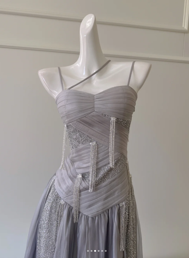 Vestido de fiesta elegante de tul morado con lentejuelas y borlas, corte en A, Y8586