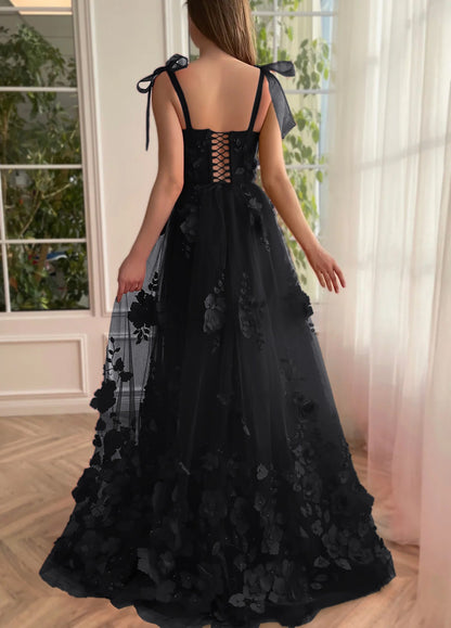 Cameron | Vestido de fiesta largo de encaje escarlata con corte en A y flores 3D con abertura