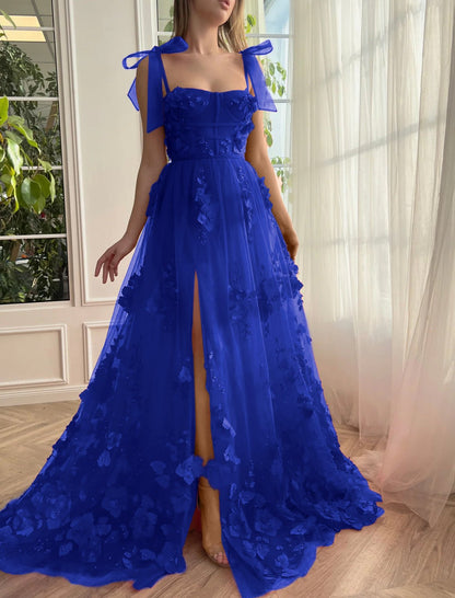 Cameron | Vestido de fiesta largo de encaje escarlata con corte en A y flores 3D con abertura