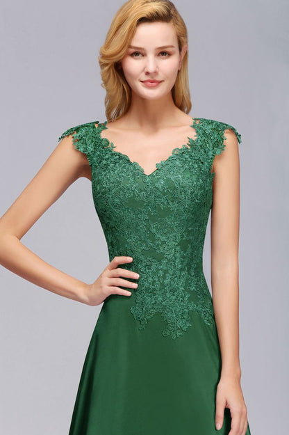 Vestido de dama de honor verde con mangas cortas, apliques en forma de A, abertura lateral y cola larga