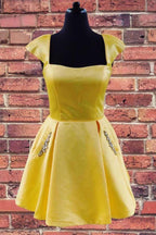 Kurzes, königsblaues Homecoming-Kleid mit Flügelärmeln und Schnürung am Rücken PD321