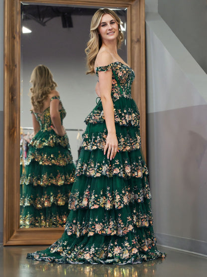 Capri | Vestido de fiesta princesa de lentejuelas de cristal verde, corte A, hombros descubiertos y volantes de encaje