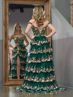 Capri | Vestido de fiesta princesa de lentejuelas de cristal verde, corte A, hombros descubiertos y volantes de encaje