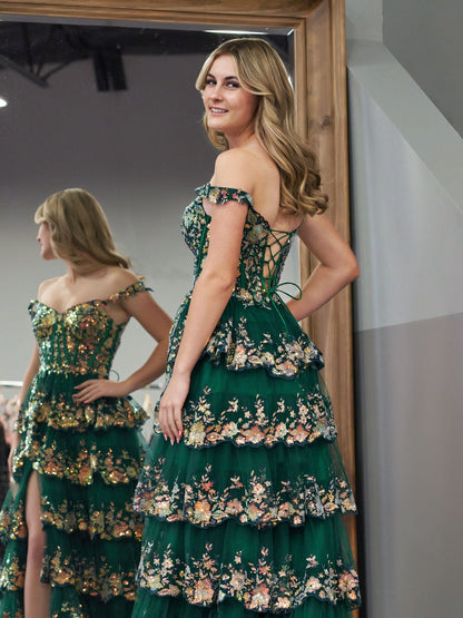 Capri | Vestido de fiesta princesa de lentejuelas de cristal verde, corte A, hombros descubiertos y volantes de encaje