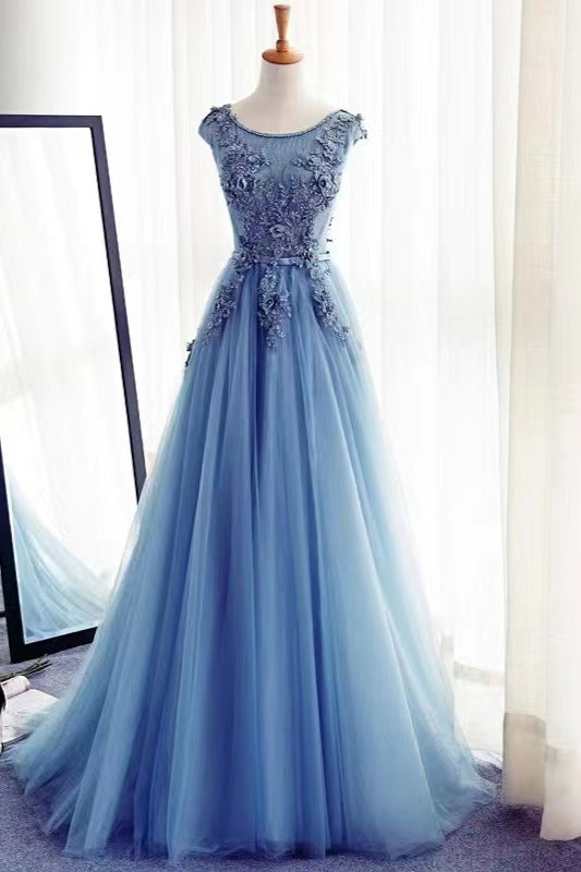 Atemberaubendes langes, ärmelloses A-Linien-Ballkleid aus Spitze und Tüll