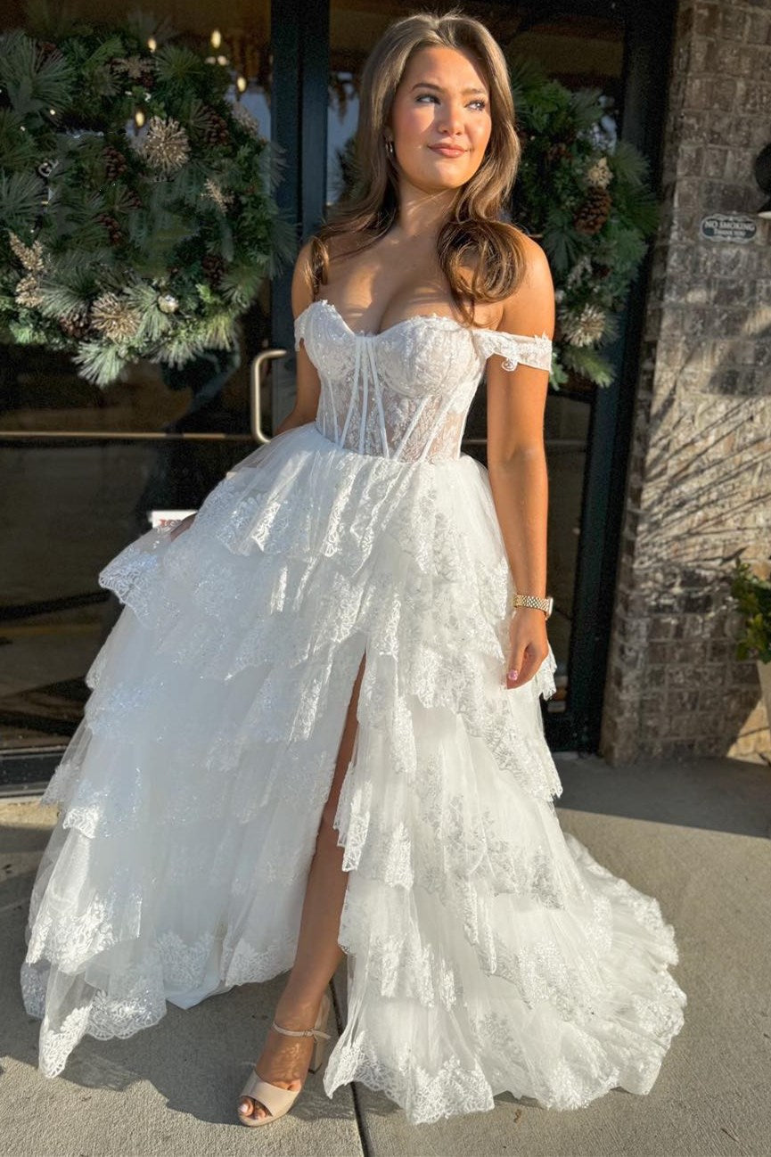 Ceryn | Vestido largo con volantes y hombros descubiertos, apliques de lentejuelas rosas