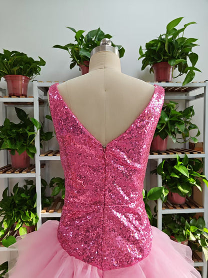 Süßes rosa kurzes Homecoming-Kleid mit V-Ausschnitt und Tüllrüschen unten, rosa Geburtstags-Outfit-Kleid F1069