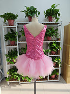 Vestido corto rosa con escote en V y volantes de tul en la parte inferior para fiesta de bienvenida, F1069
