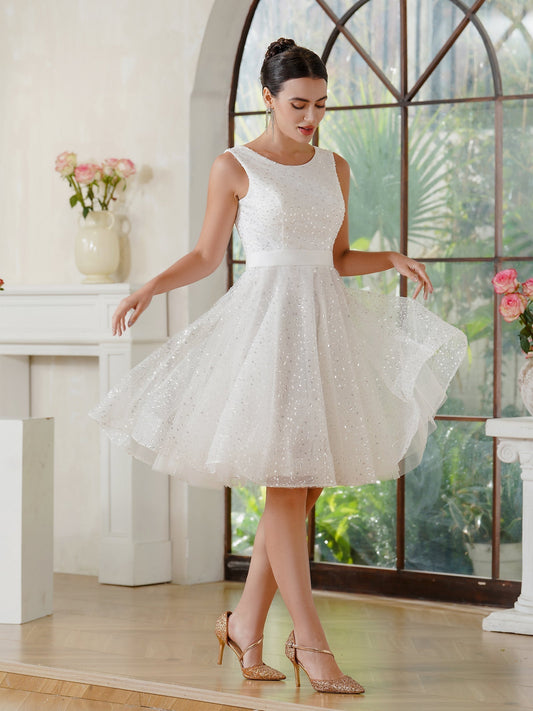 Charmantes A-Linien-Tüll-Polyester-U-Ausschnitt-ärmelloses cremefarbenes Ballkleid mit Pailletten