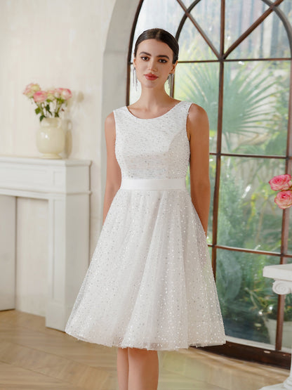 Charmantes A-Linien-Tüll-Polyester-U-Ausschnitt-ärmelloses cremefarbenes Ballkleid mit Pailletten