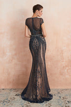 Charmantes Meerjungfrau-Ballkleid mit Flügelärmeln und Perlenbesatz, Rundhalsausschnitt, Abendkleid