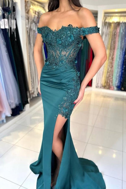 Charmantes säulenförmiges, schulterfreies, ärmelloses Ballkleid aus Spitze mit Applikationen, Rüschen, Schlitz