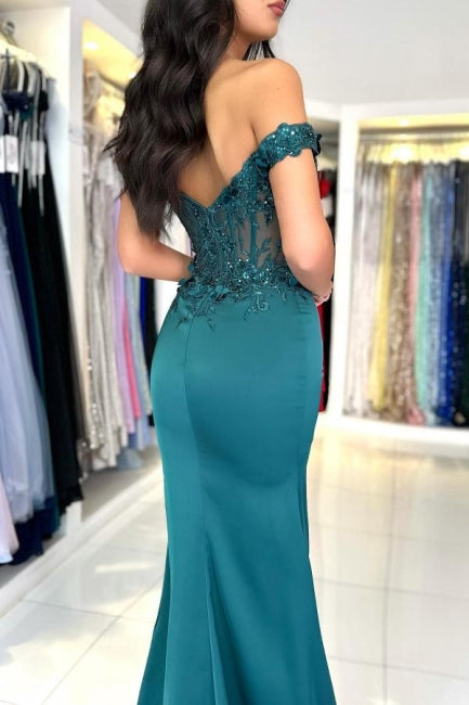 Charmantes säulenförmiges, schulterfreies, ärmelloses Ballkleid aus Spitze mit Applikationen, Rüschen, Schlitz