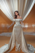 Charmantes, säulenförmiges, ärmelloses Brautkleid aus Satin mit einer Schulter und Schleppe