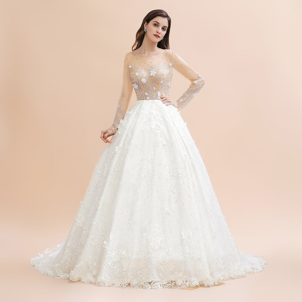 Charmantes Brautkleid mit floralen Spitzenapplikationen und wunderschönen weißen Perlen 