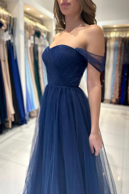 Encantadores vestidos de fiesta largos de tul con escote en A y hombros descubiertos