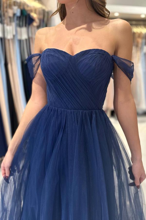 Encantadores vestidos de fiesta largos de tul con escote en A y hombros descubiertos