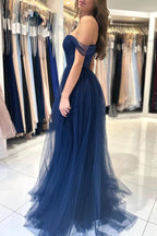 Encantadores vestidos de fiesta largos de tul con escote en A y hombros descubiertos