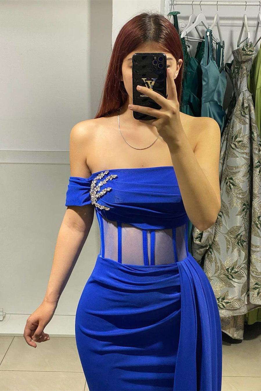 Encantador vestido de fiesta largo azul sin tirantes y columna con diamantes de imitación