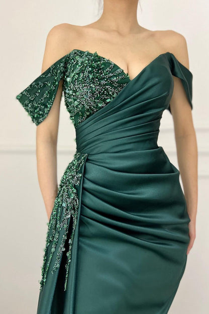 Encantadores vestidos de fiesta largos de satén con escote en forma de corazón y fruncido
