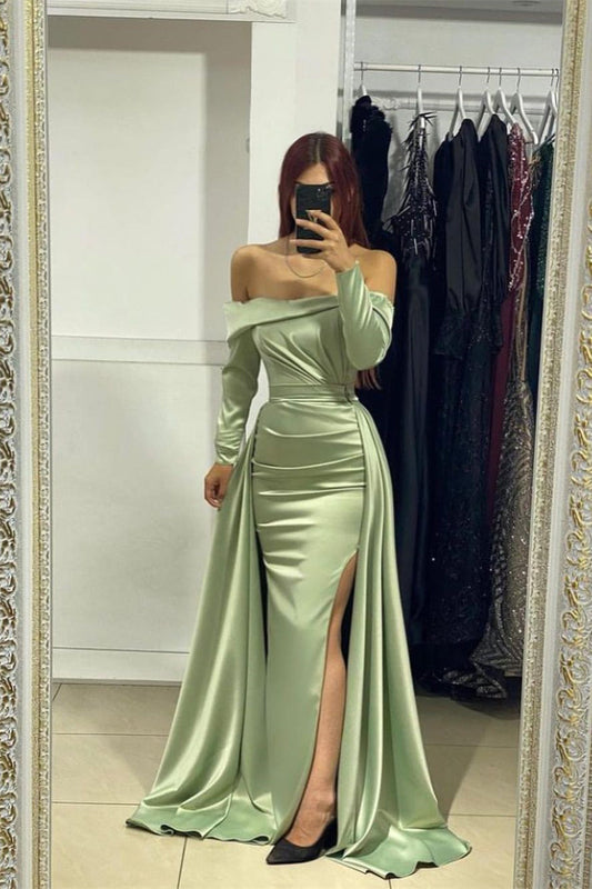 Encantador vestido de fiesta de sirena de satén con abertura frontal, largo y sin tirantes, con mangas largas