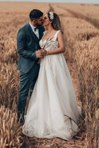 Bezauberndes langes weißes ärmelloses A-Linien-Brautkleid aus Tüll mit Spitze