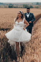 Bezauberndes langes weißes ärmelloses A-Linien-Brautkleid aus Tüll mit Spitze