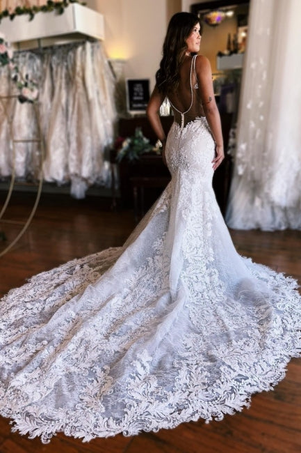 Vestido de novia encantador de corte sirena, sin mangas y con tirantes finos hasta el suelo