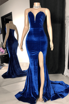 Charmantes ärmelloses Sweetheart-Ausschnitt-Ballkleid mit Schlitz vorne und langem Meerjungfrau-Abschlussballkleid
