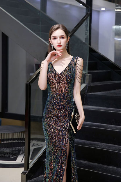 Vestido de fiesta encantador con lentejuelas brillantes y cuentas, abertura lateral y largo hasta el suelo
