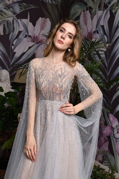 Encantador vestido de fiesta de noche de tul largo hasta el suelo con cuentas brillantes y capa en la espalda