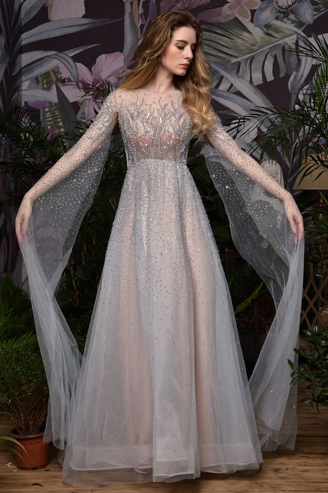 Bezauberndes bodenlanges Abend- und Partykleid aus Tüll mit glitzernden Perlen und Umhang auf der Rückseite